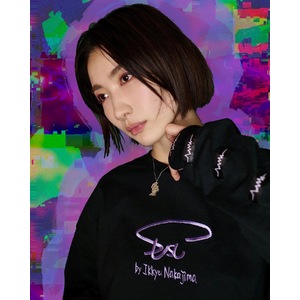 SUSU 刺繍 LOGO LONG SLEEVE T-SHIRT