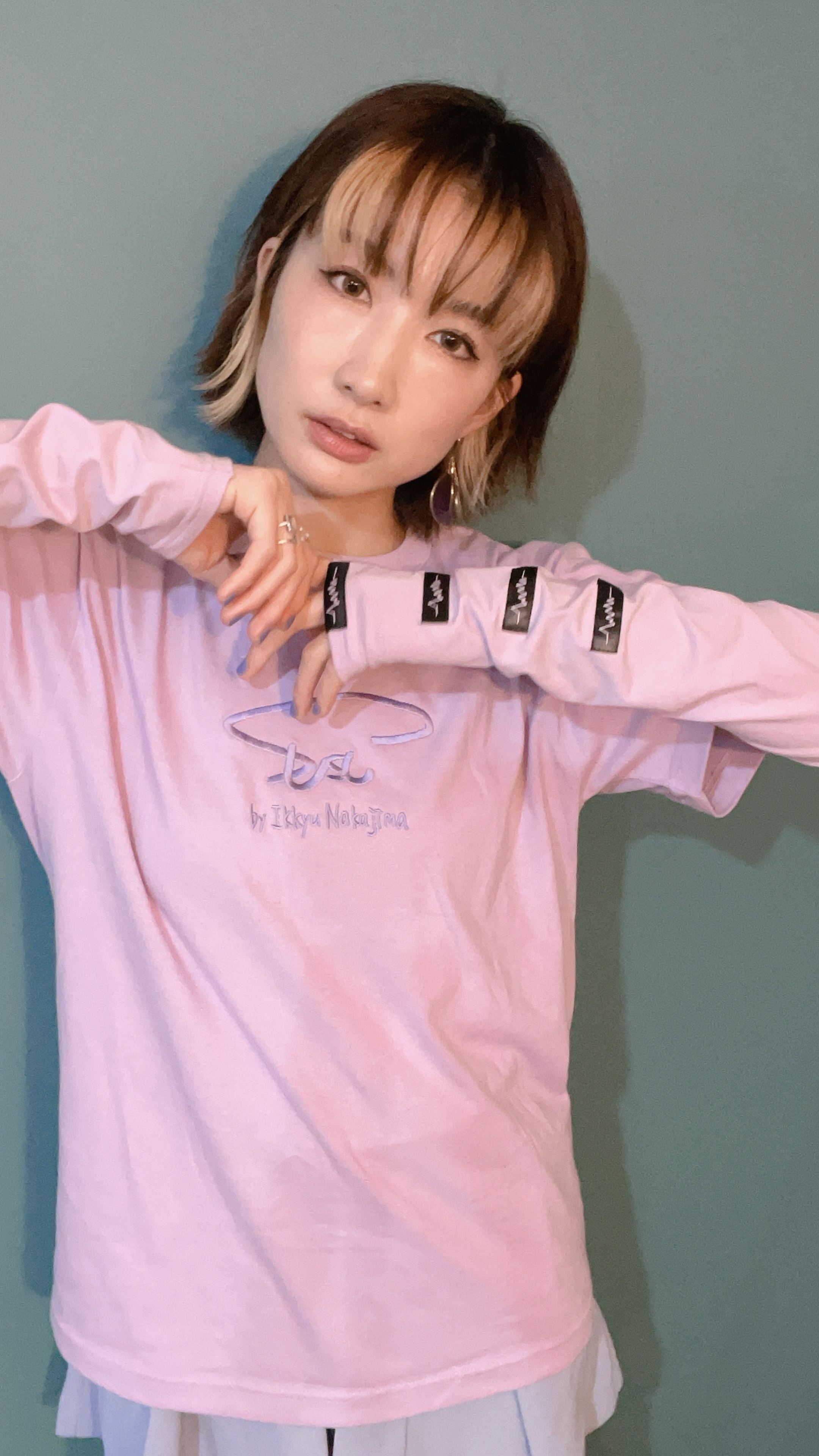 SUSU ロゴ刺繍Tシャツ